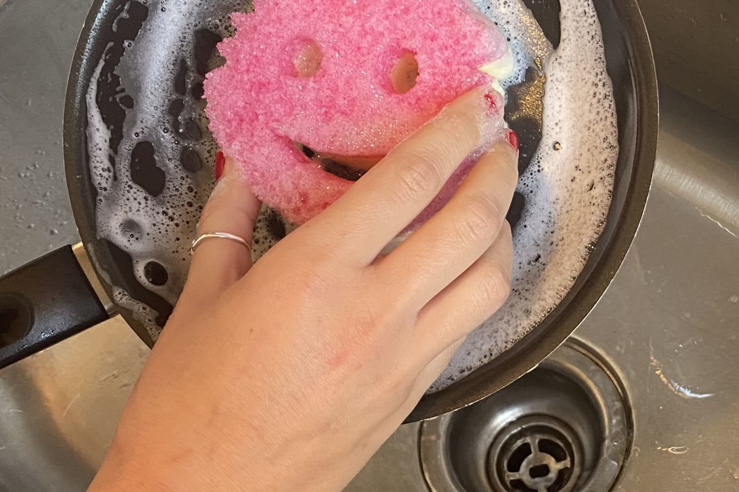 Scrub Mommy Sponge Review for Everyday Dishwashing The Kitchn
